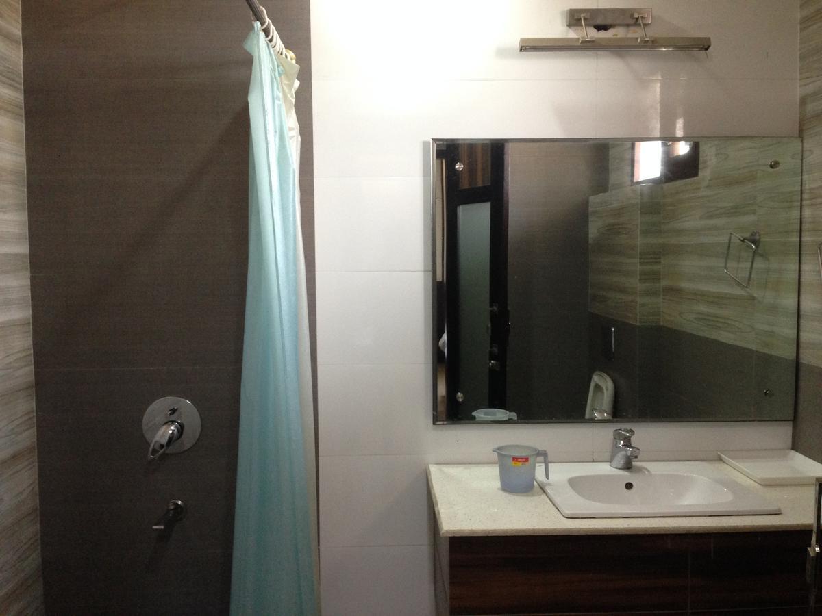 Hotel D2M Mānsa Exteriör bild